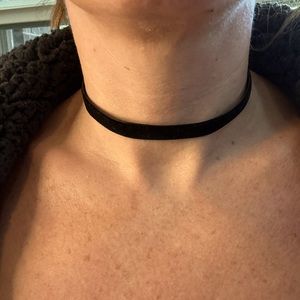 Black velvet choker